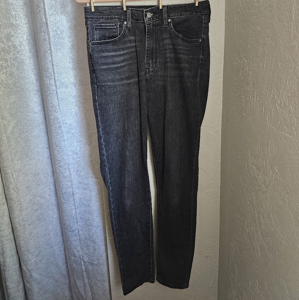 Black Levi's 721 size 30 High-rise skinny